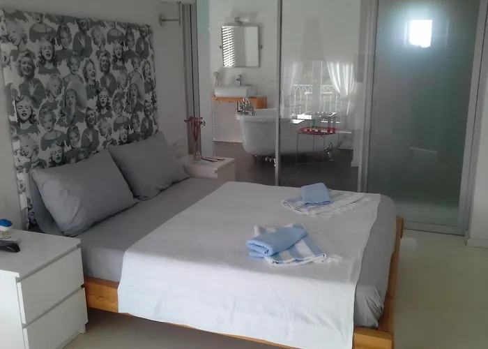 Bed & Breakfast Aspasia House